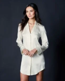 Journelle Bette Sleepshirt Chevron Down Icon