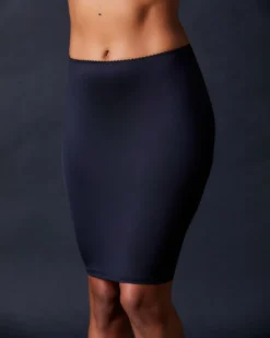 Hanro Chevron Down Icon Satin Deluxe Half Slip