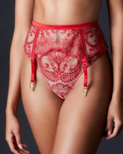TeAmore Spotlight Embroidered Suspender Belt