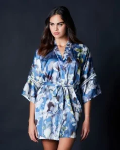 Samantha Chang Wellness Bella Kimono Chevron Down Icon