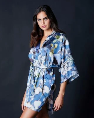 Samantha Chang Wellness Bella Kimono Chevron Down Icon 5 Samantha Chang Wellness Bella Kimono Chevron Down Icon