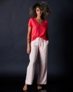 Hanro Chevron Down Icon Short Sleeve V-Neck Shirt