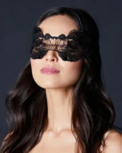 Kiki De Montparnasse Lace Veil